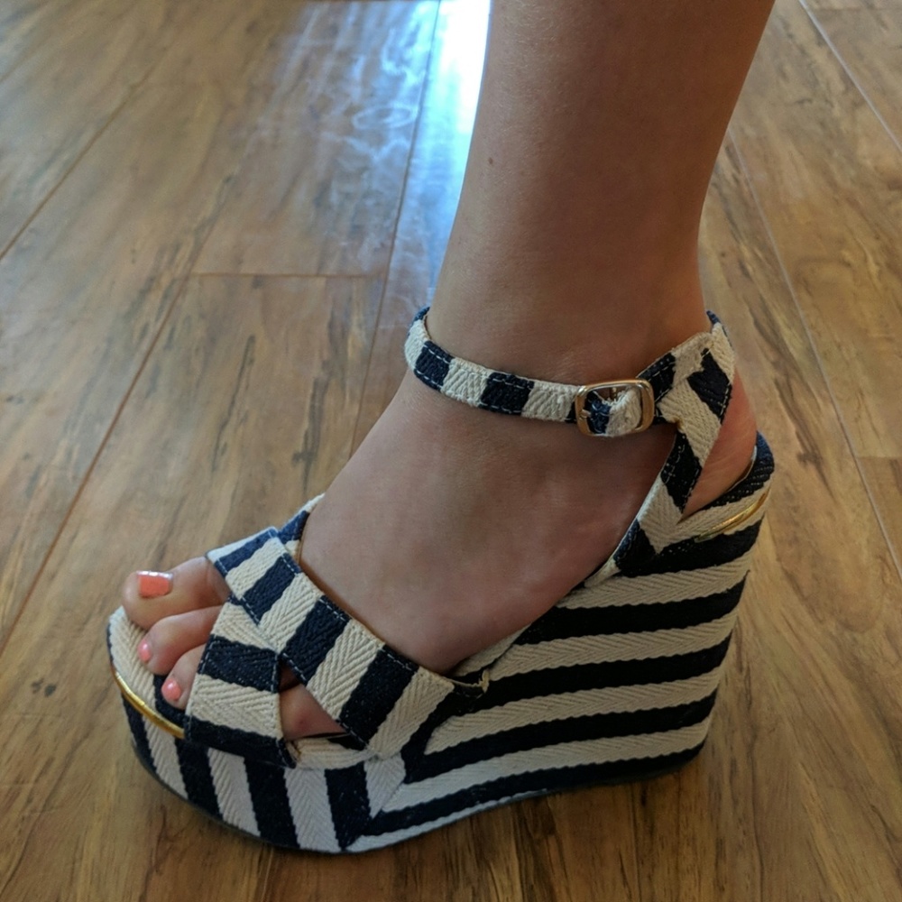 Shoes - Picture 2 of 3